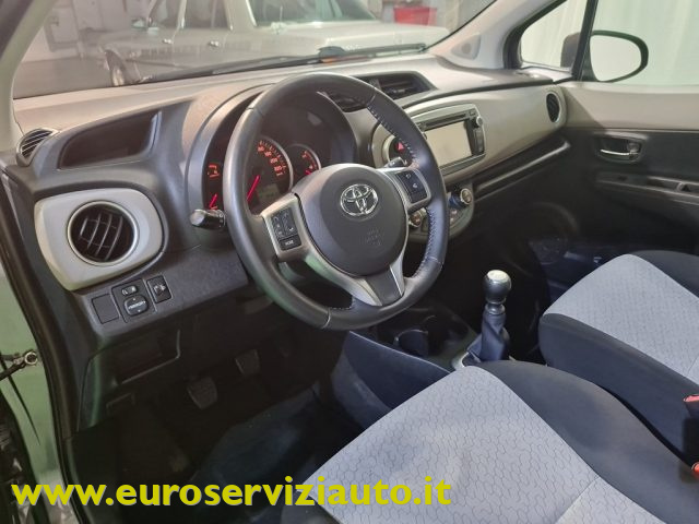 TOYOTA Yaris usata 25