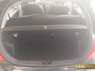 TOYOTA Yaris usata, con Airbag testa