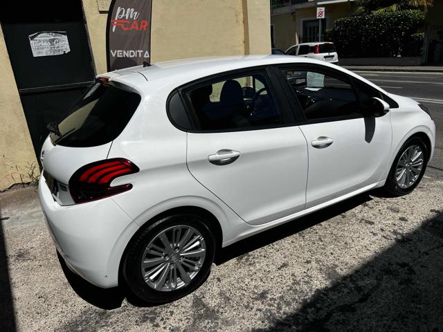 PEUGEOT 208 usata, con Autoradio