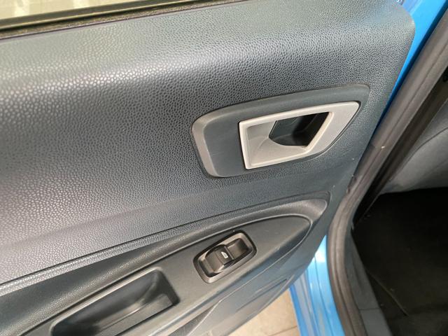 FORD Fiesta usata, con Specchietti laterali elettrici