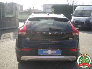 VOLVO V40 Cross Country usata, con Cerchi in lega
