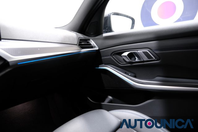 BMW 320 usata, con Sensori di parcheggio anteriori