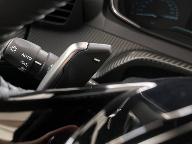 PEUGEOT 2008 usata, con Park Distance Control
