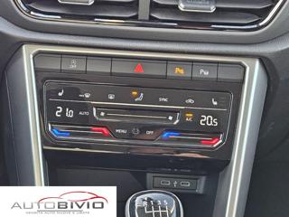 VOLKSWAGEN T-Roc usata, con USB