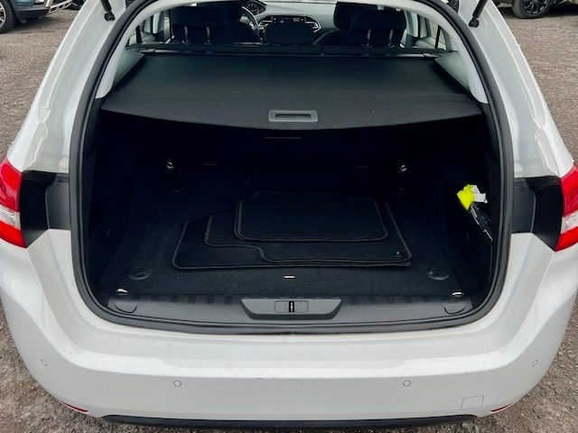 PEUGEOT 308 usata, con Airbag testa