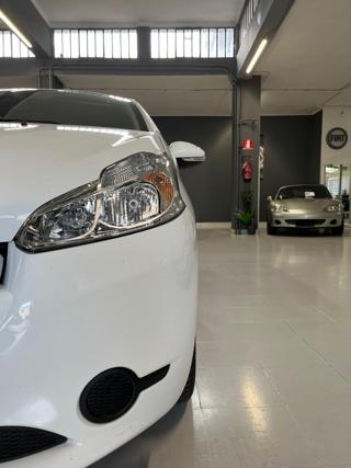 PEUGEOT 208 usata, con USB