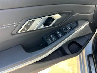 BMW 318 usata, con Sedili riscaldati