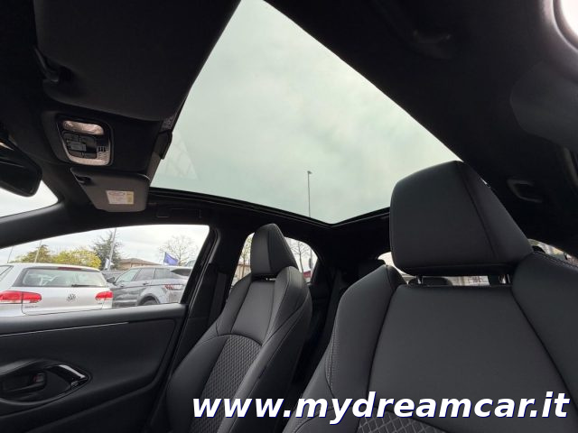 TOYOTA Yaris usata, con Fari LED