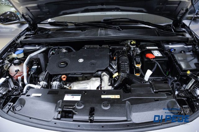 PEUGEOT 308 usata, con Sedile posteriore sdoppiato