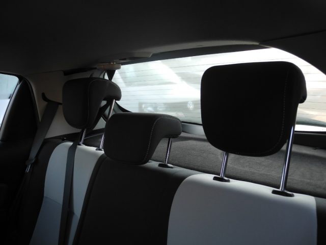 TOYOTA Yaris usata 46