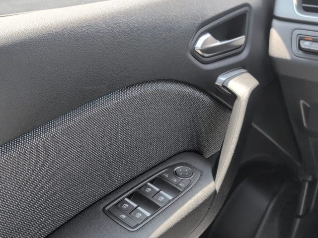 RENAULT Captur usata, con Autoradio digitale