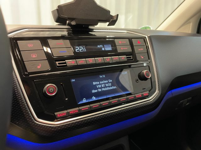 VOLKSWAGEN e-up! usata, con Volante in pelle