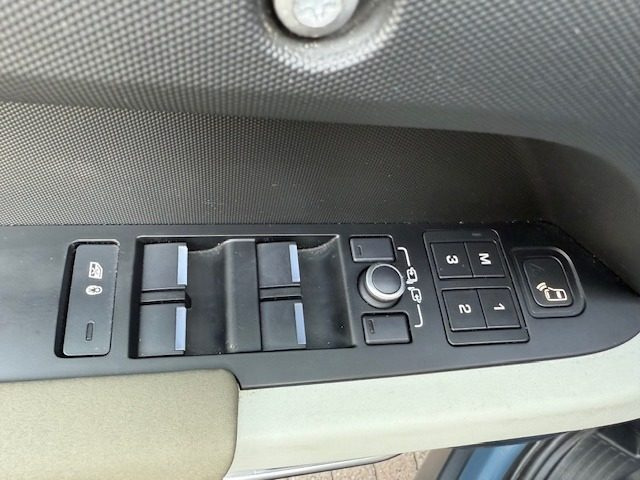 LAND ROVER Defender usata, con Controllo automatico clima
