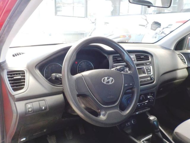 HYUNDAI i20 usata, con MP3