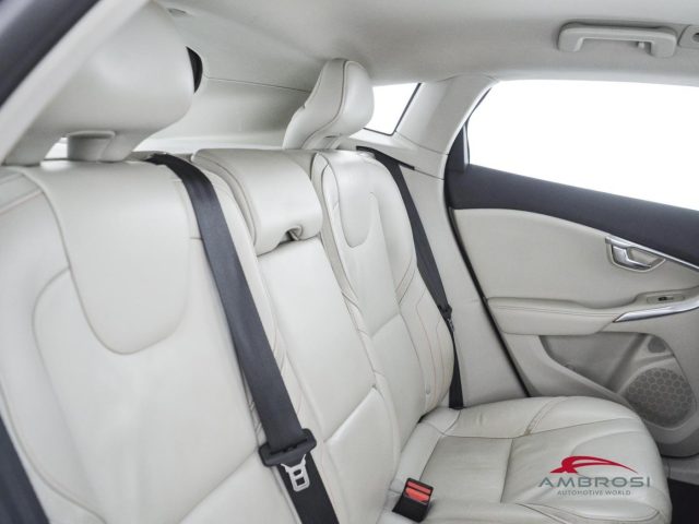 VOLVO V40 Cross Country usata 10