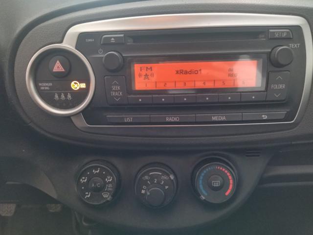 TOYOTA Yaris usata, con Sedile posteriore sdoppiato