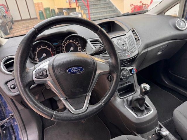 FORD Fiesta usata, con Autoradio