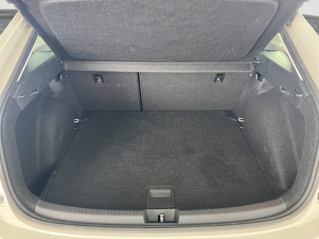 VOLKSWAGEN Taigo usata 12