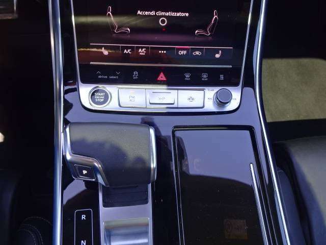 AUDI Q8 usata, con Interni in pelle