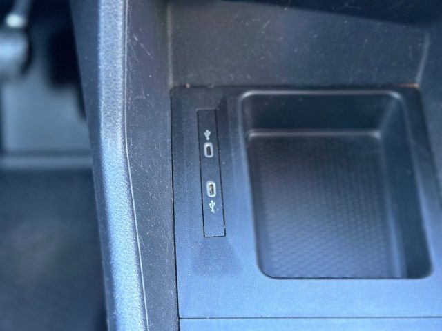 VOLKSWAGEN Caddy usata 27