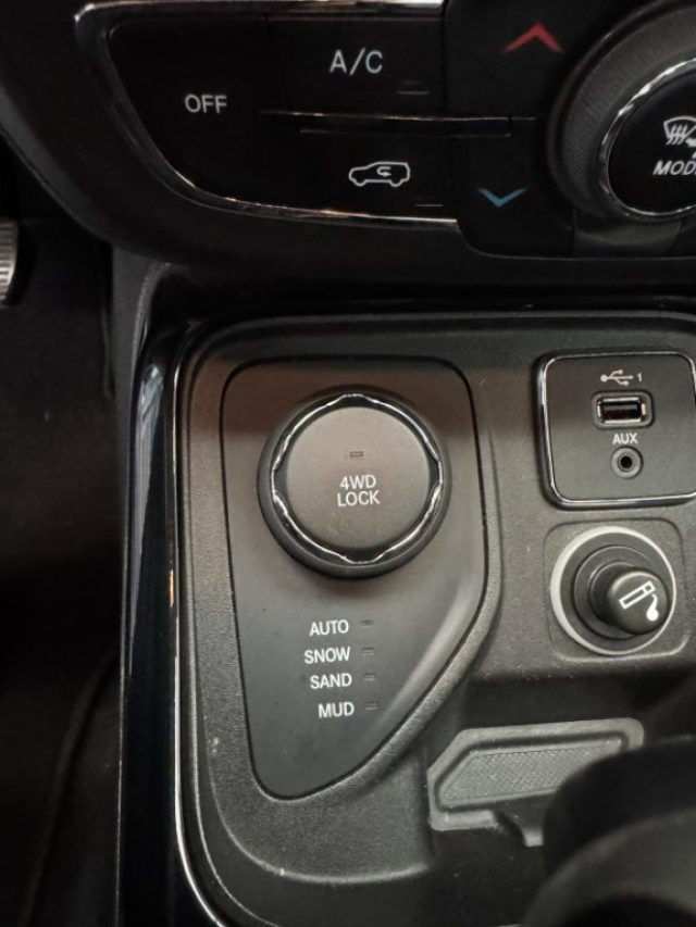 JEEP Compass usata, con Autoradio digitale