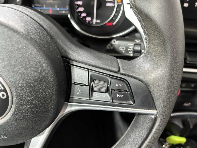 ALFA ROMEO Stelvio usata, con Telecamera per parcheggio assistito