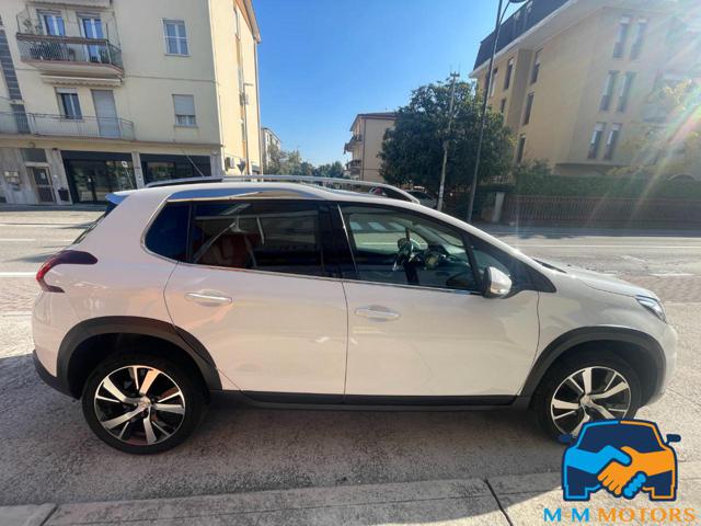PEUGEOT 2008 usata, con Alzacristalli elettrici