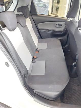 TOYOTA Yaris usata 14