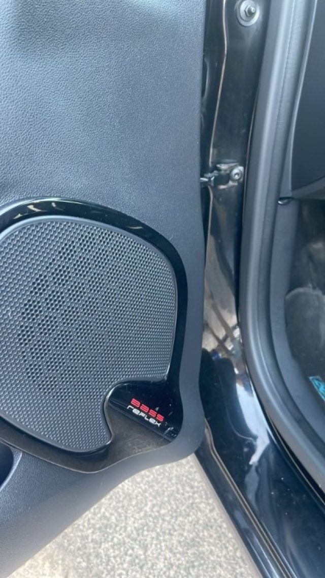 RENAULT Clio usata, con Telecamera per parcheggio assistito