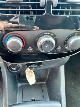 RENAULT Clio usata, con Sedile posteriore sdoppiato