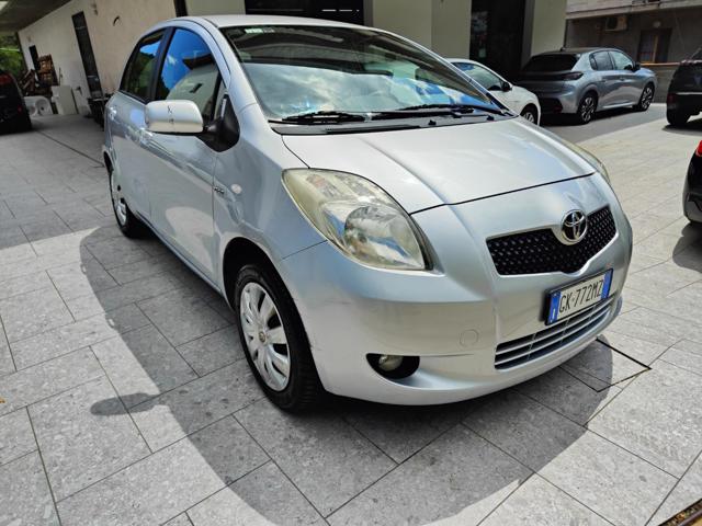 TOYOTA Yaris usata, con Alzacristalli elettrici