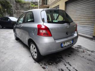 TOYOTA Yaris usata, con Airbag laterali