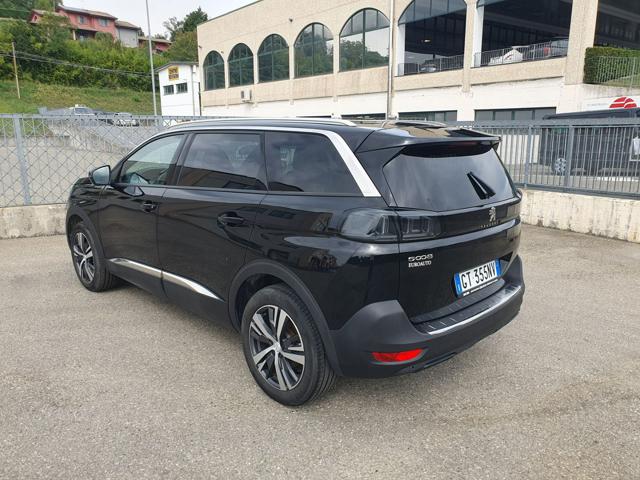 PEUGEOT 5008 usata, con Cerchi in lega