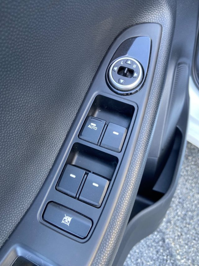 HYUNDAI i20 usata, con Controllo elettronico della corsia