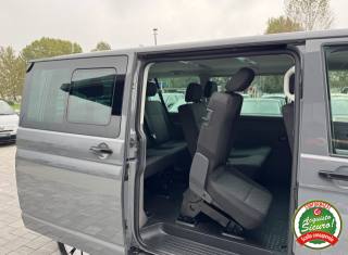 VOLKSWAGEN Caravelle usata, con USB
