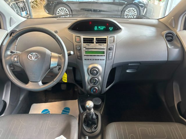 TOYOTA Yaris usata, con Sedile posteriore sdoppiato