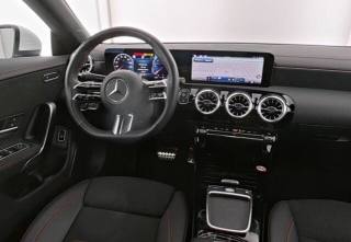 MERCEDES-BENZ CLA 200 usata, con Alzacristalli elettrici