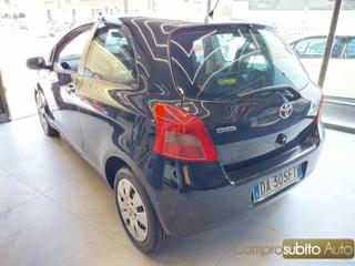 TOYOTA Yaris usata, con Autoradio
