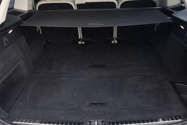 VOLVO XC90 usata, con Telecamera per parcheggio assistito
