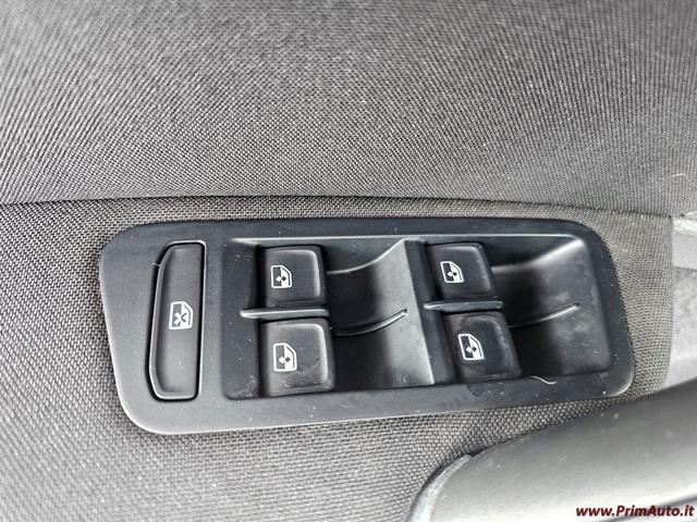VOLKSWAGEN Golf usata, con Sedile posteriore sdoppiato