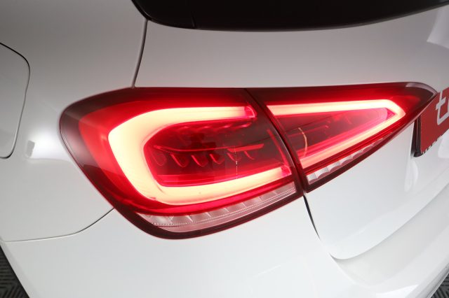 MERCEDES-BENZ A 180 usata 9