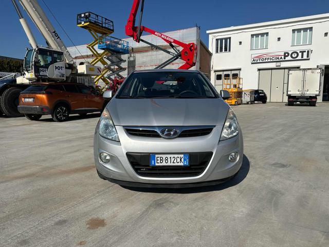 HYUNDAI i20 usata, con Airbag