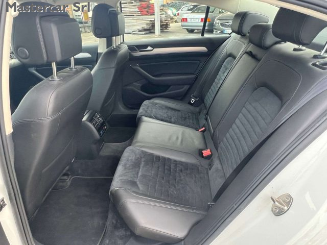 VOLKSWAGEN Passat usata, con Volante in pelle