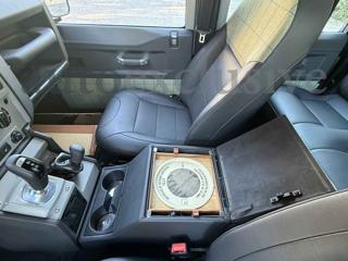 LAND ROVER Defender usata 8