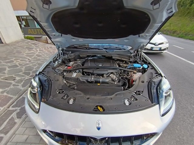 MASERATI Grecale usata, con Autoradio