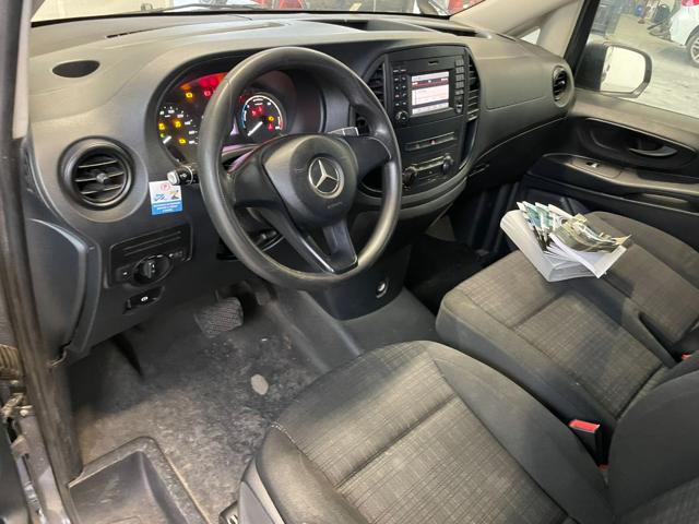 MERCEDES-BENZ eVito usata, con USB
