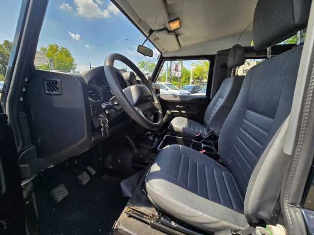 LAND ROVER Defender usata 12