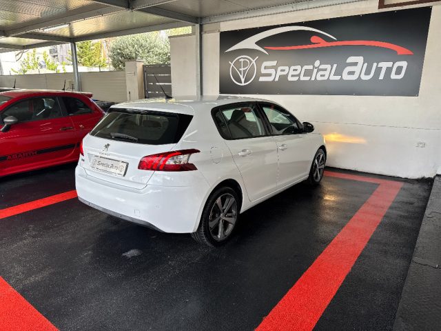 PEUGEOT 308 usata, con Autoradio