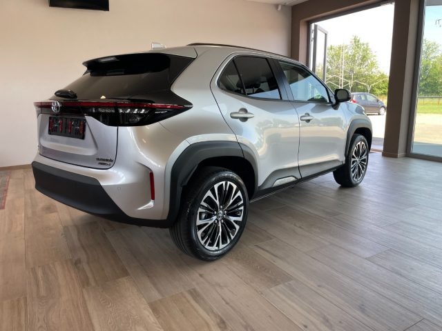 TOYOTA Yaris Cross usata, con Autoradio
