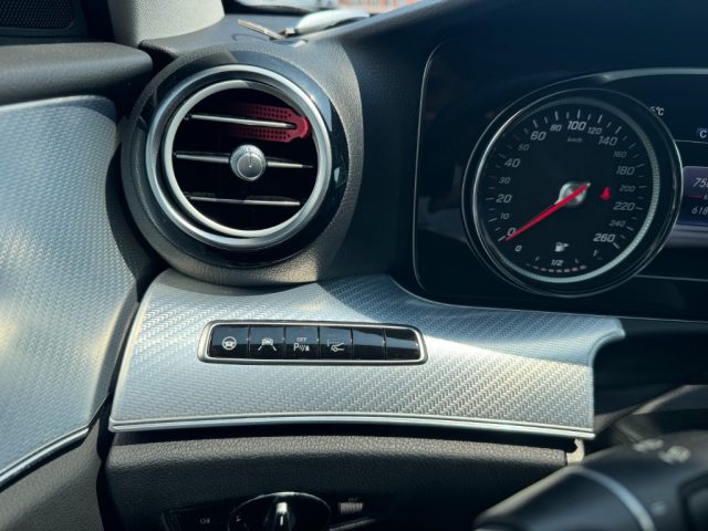 MERCEDES-BENZ E 220 usata, con Regolazione elettrica sedili